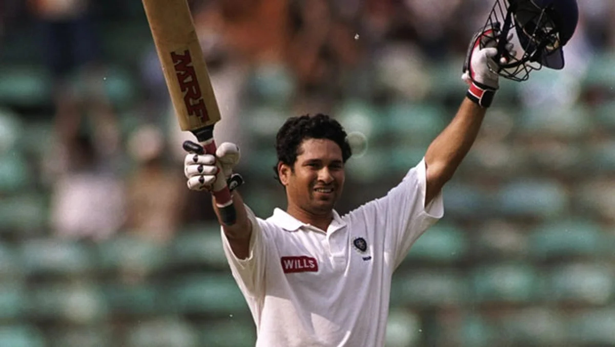 Sachin Tendulkar holding his MRF bat
