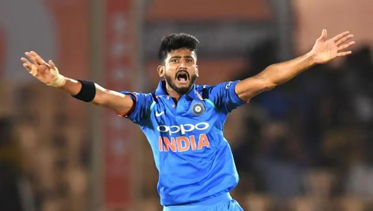 An angry fast bowler aggressively appealing to the umpire